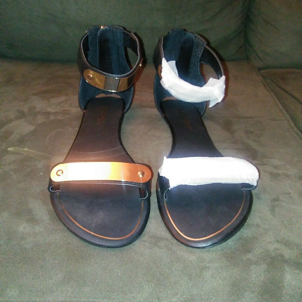 Women sandals